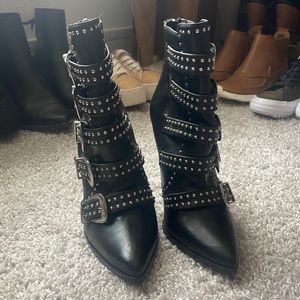 Steve Madden black booties